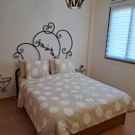 Apartment Paraiso 1 *